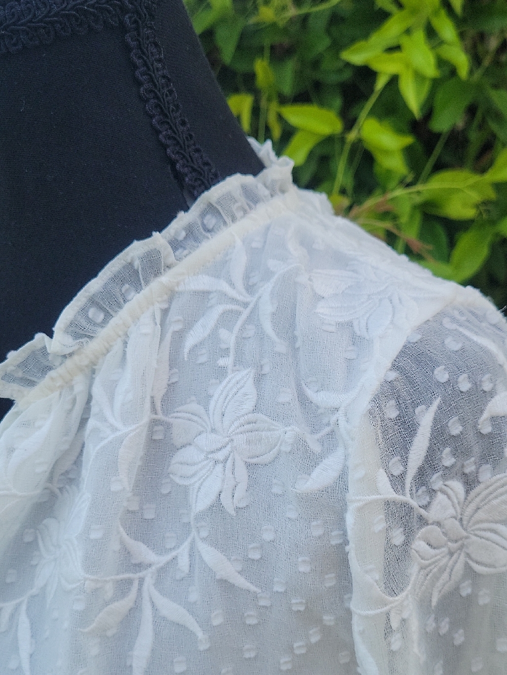 White House Black Market Ivory White Boho Blouse with Floral Embroidery S - Picture 8 of 16